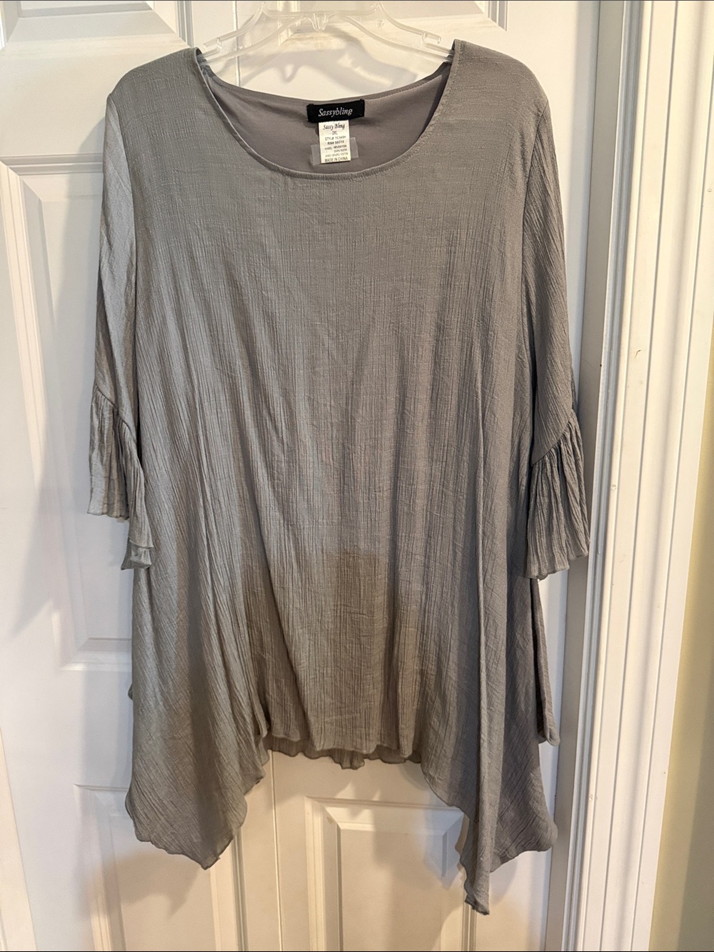 Sassybling Light Gray Scoop-Neck Tunic with Ruffled 3/4 Sleeves